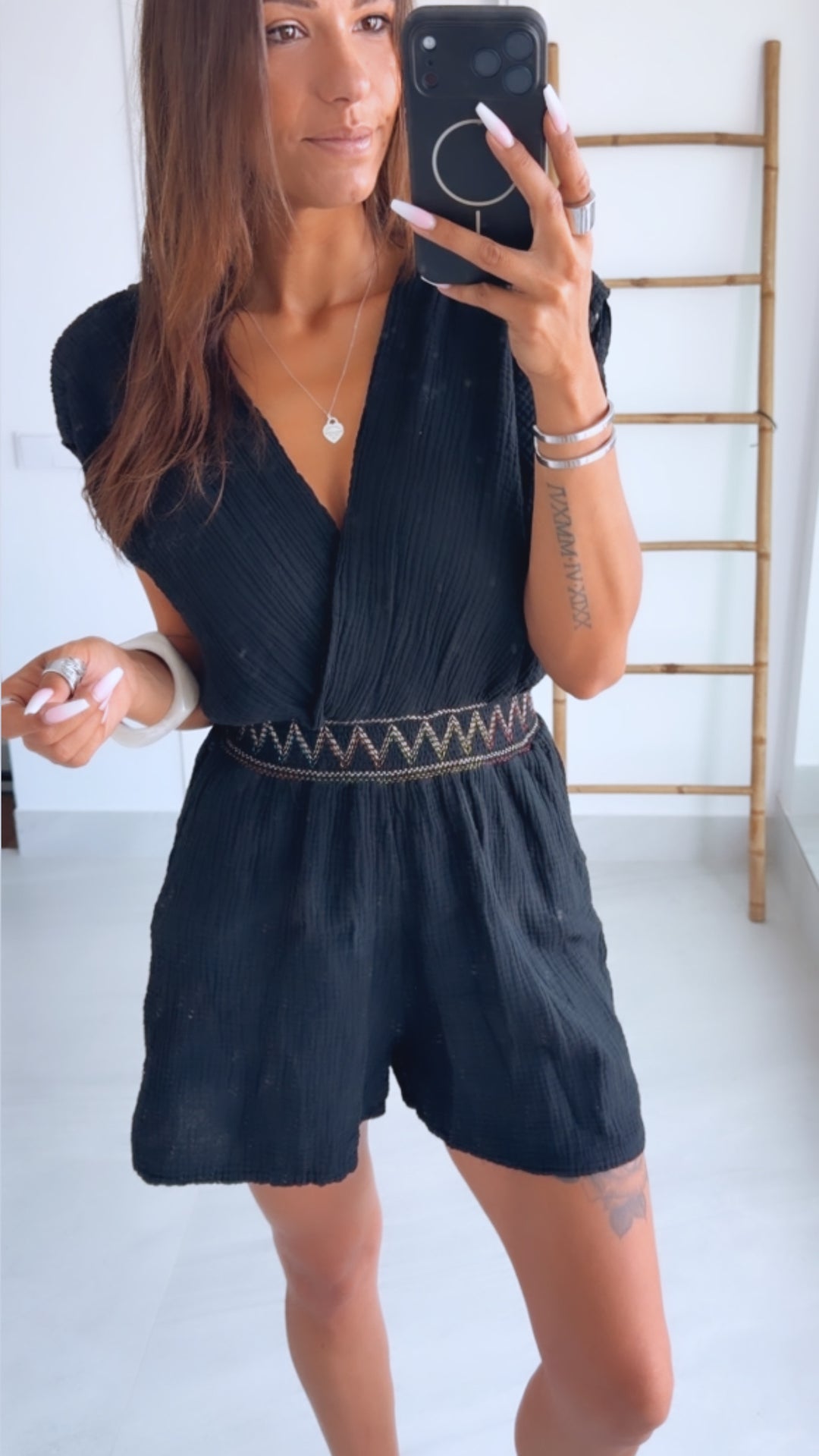 Musselin Jumpsuit mit elastischem Taillenbereich / schwarz Art. 10852