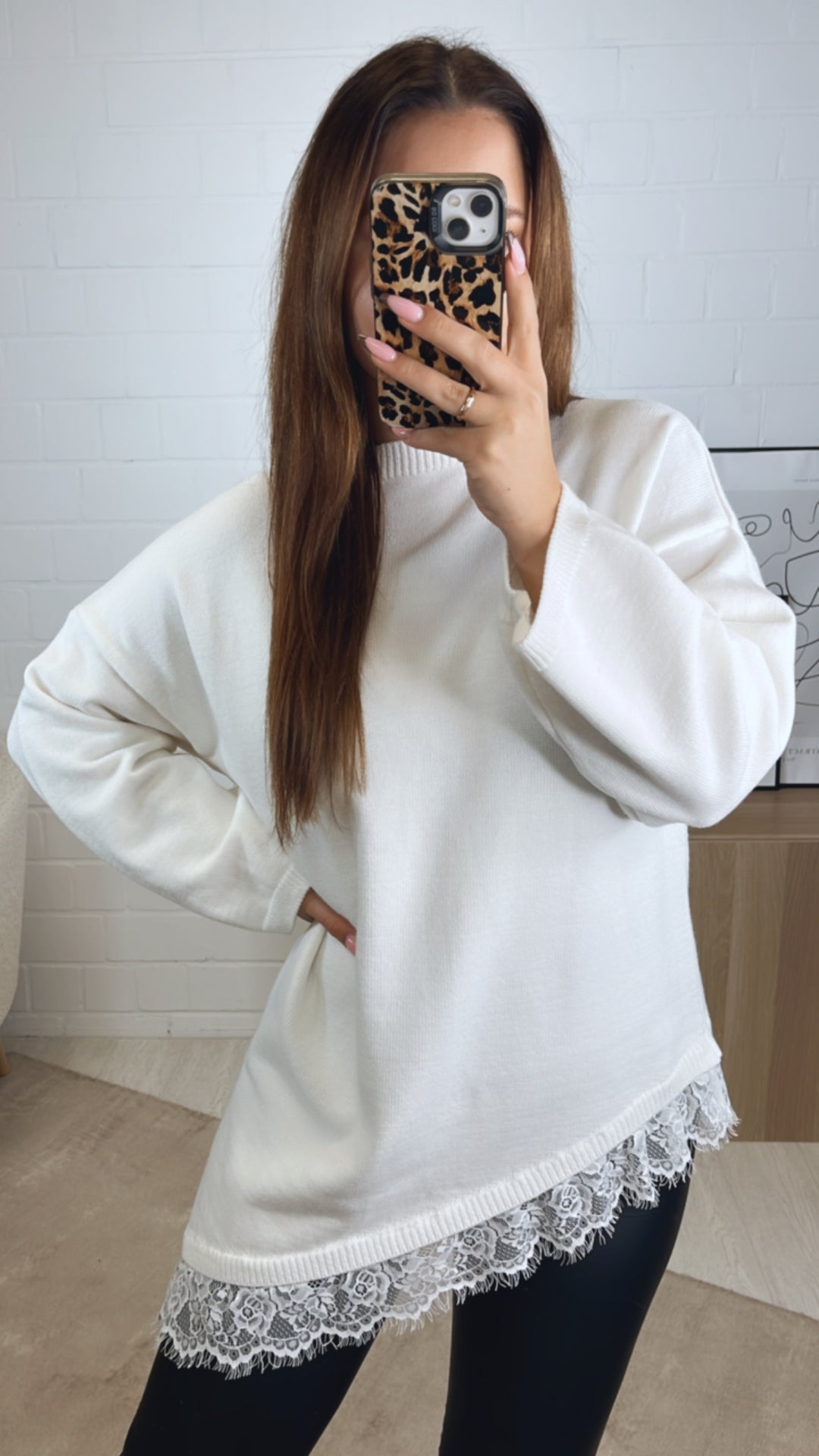 SPITZE asymmetrischer Pullover / wollweiss Art. 13029