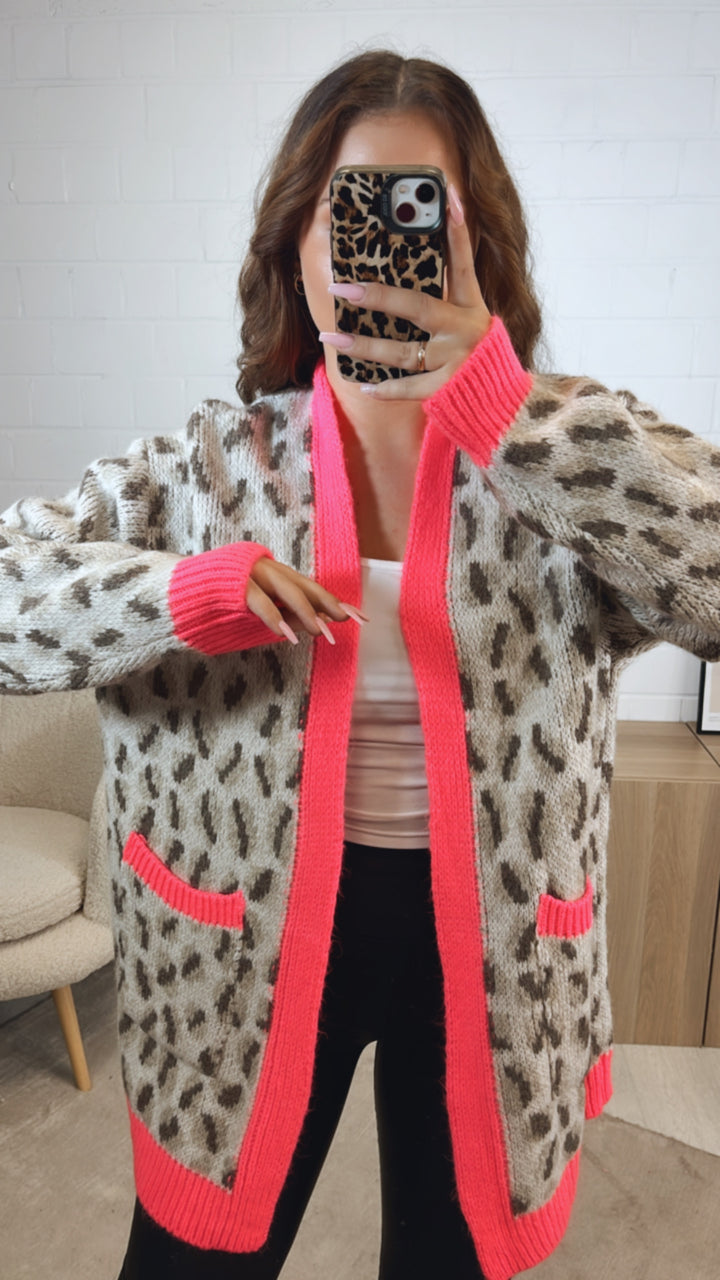 LEO mittellang geschnittener Cardigan / creme - beige - braun meliert - neon pink Art. 12568