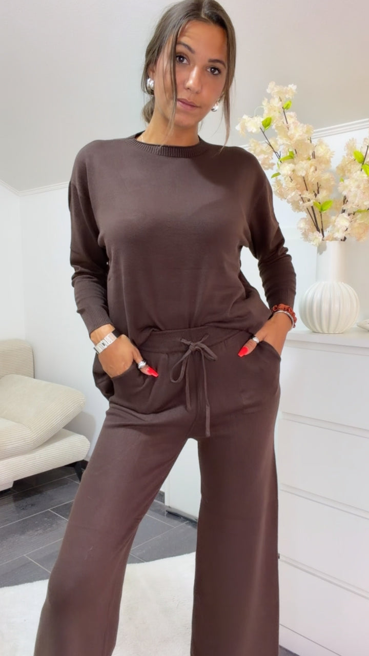 Strick Zweiteiler aus Oberteil und Hose / braun  Art. 4982
