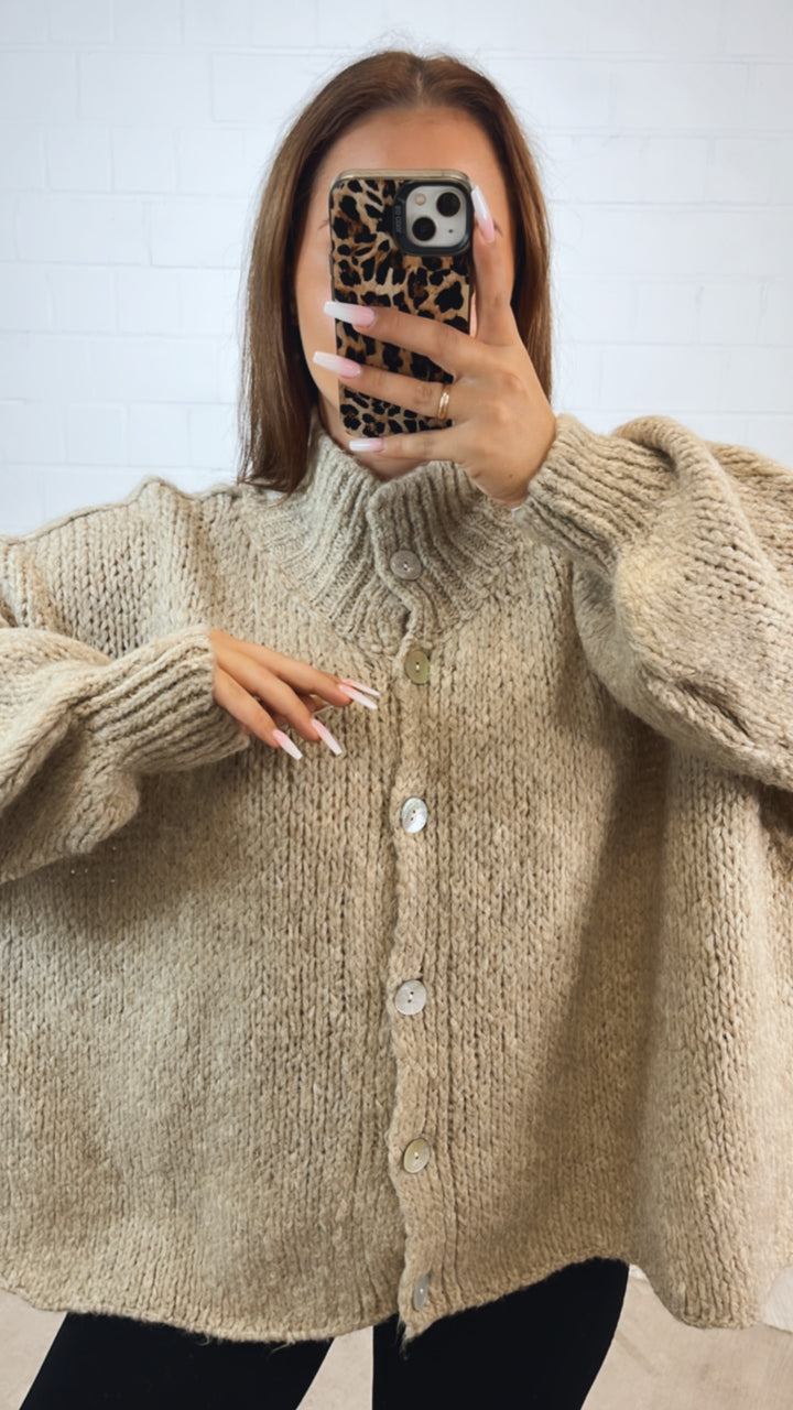 PERLMUTT KNÖPFE Kuschel Cardigan / beige Art. 12362