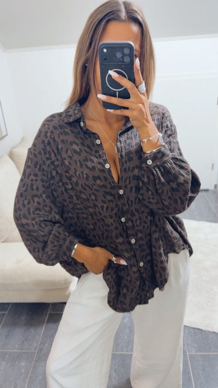 KURZE Oversize Musselin Bluse / Leo braun - schwarz Art. 15661