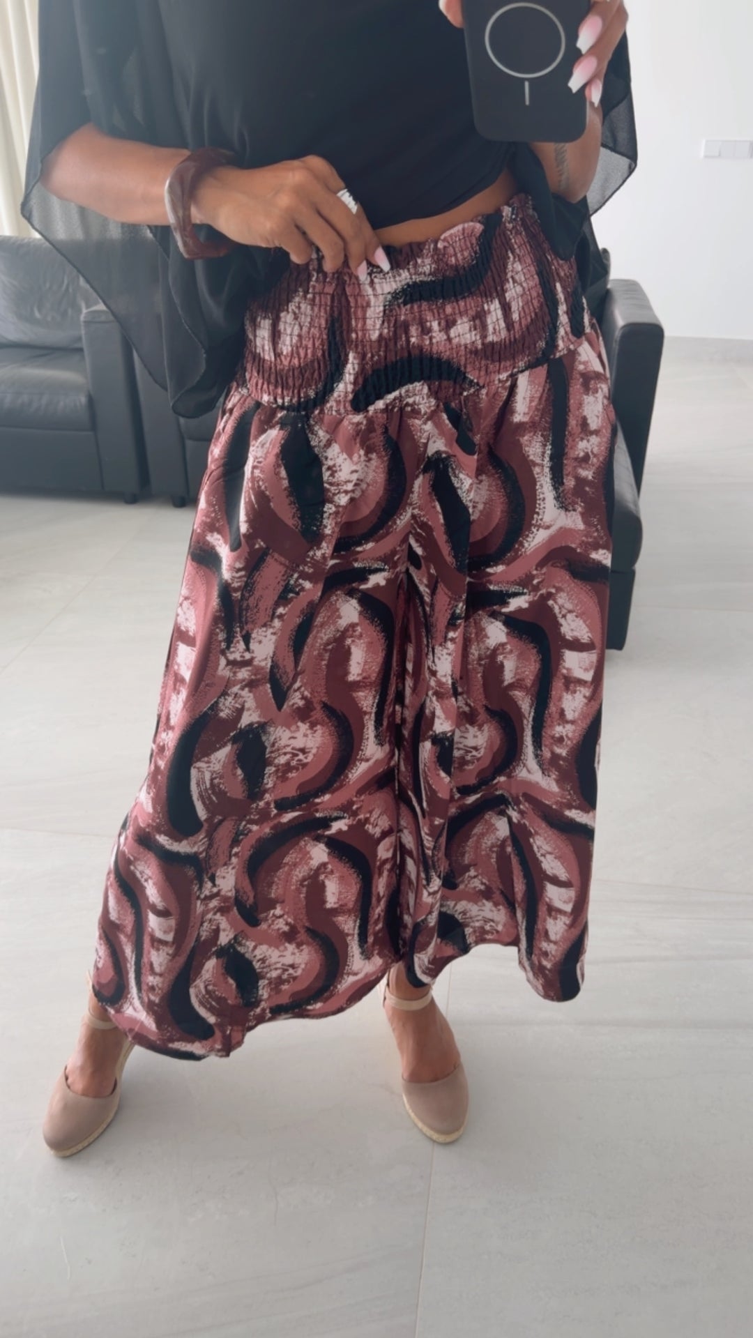 SMOK BUND Midi Palazzo Hose mit abstrakten Print / bordeaux - schwarz - weiss Art. 15906
