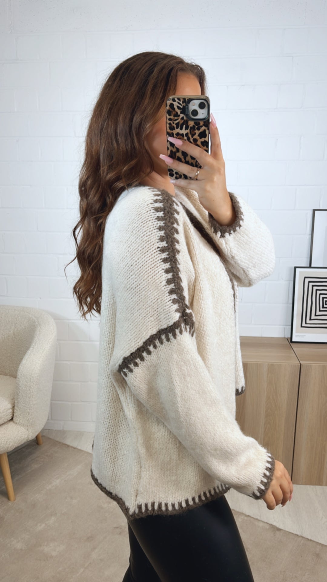 Cardigan mit abgesetzter Naht / wollweiss - braun meliert Art. 12581