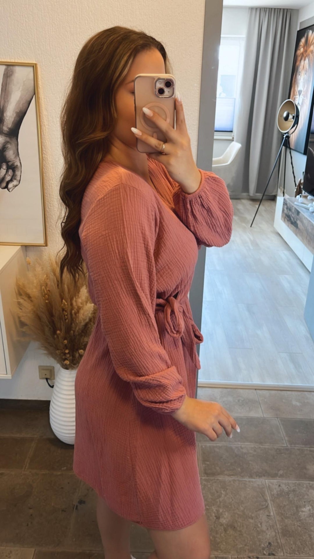 Musselin Kleid in Wickeloptik / helle beere Art. 9788