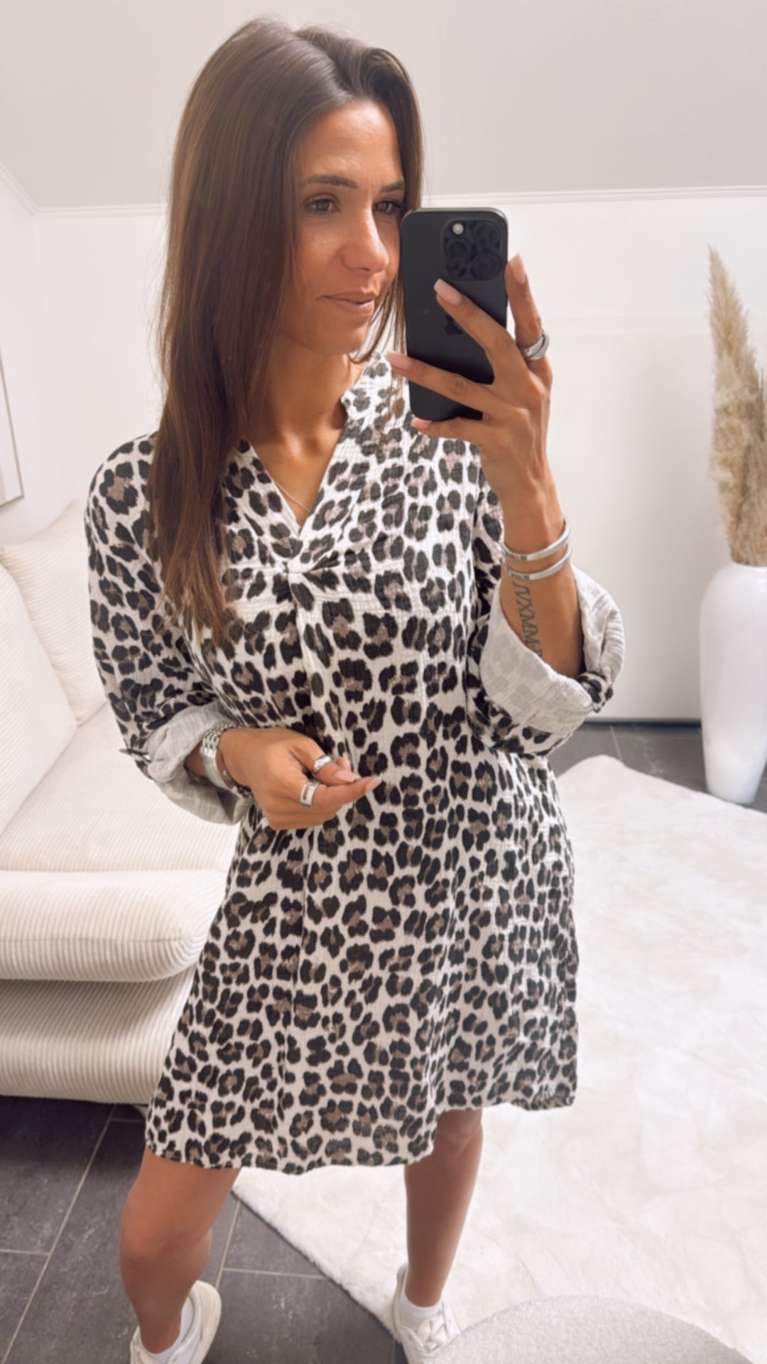 LEO Musselin Blusen Kleid mit V-Ausschnitt / leo creme Art. 9553