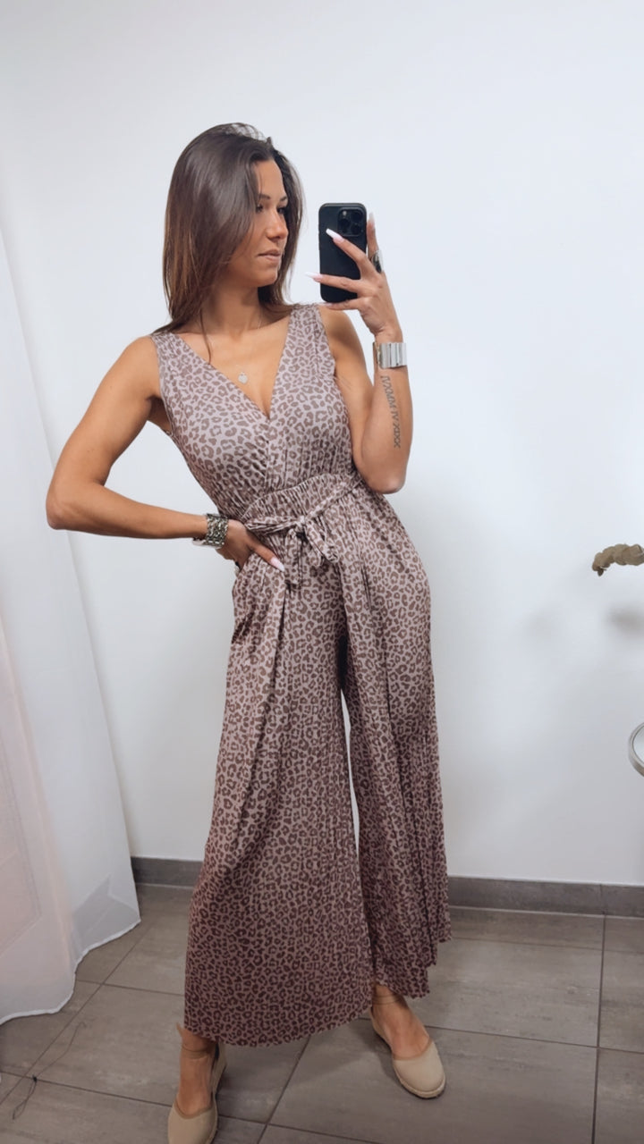 LEO langer Plissee Jumpsuit, schöner Ausschnitt / taupe - braun Art. 14445