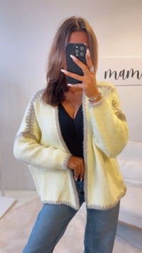 Cardigan mit abgesetzter Naht / soft gelb - beige Art. 12577