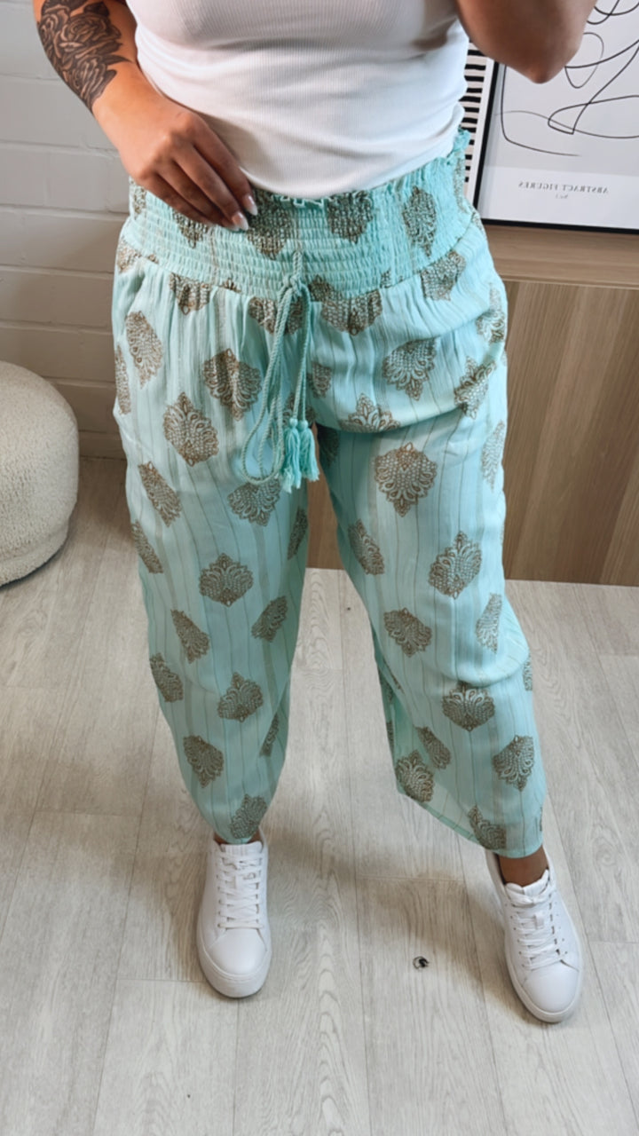 luftige Hose mit goldenen Akzenten / soft aqua Art. 9578
