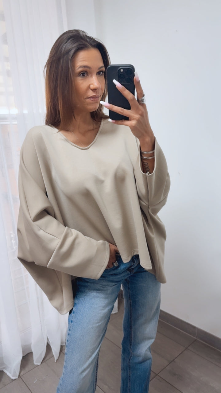 Oversize Butterstoff Sweater mit V-Ausschnitt / dunkles beige Art. 14222