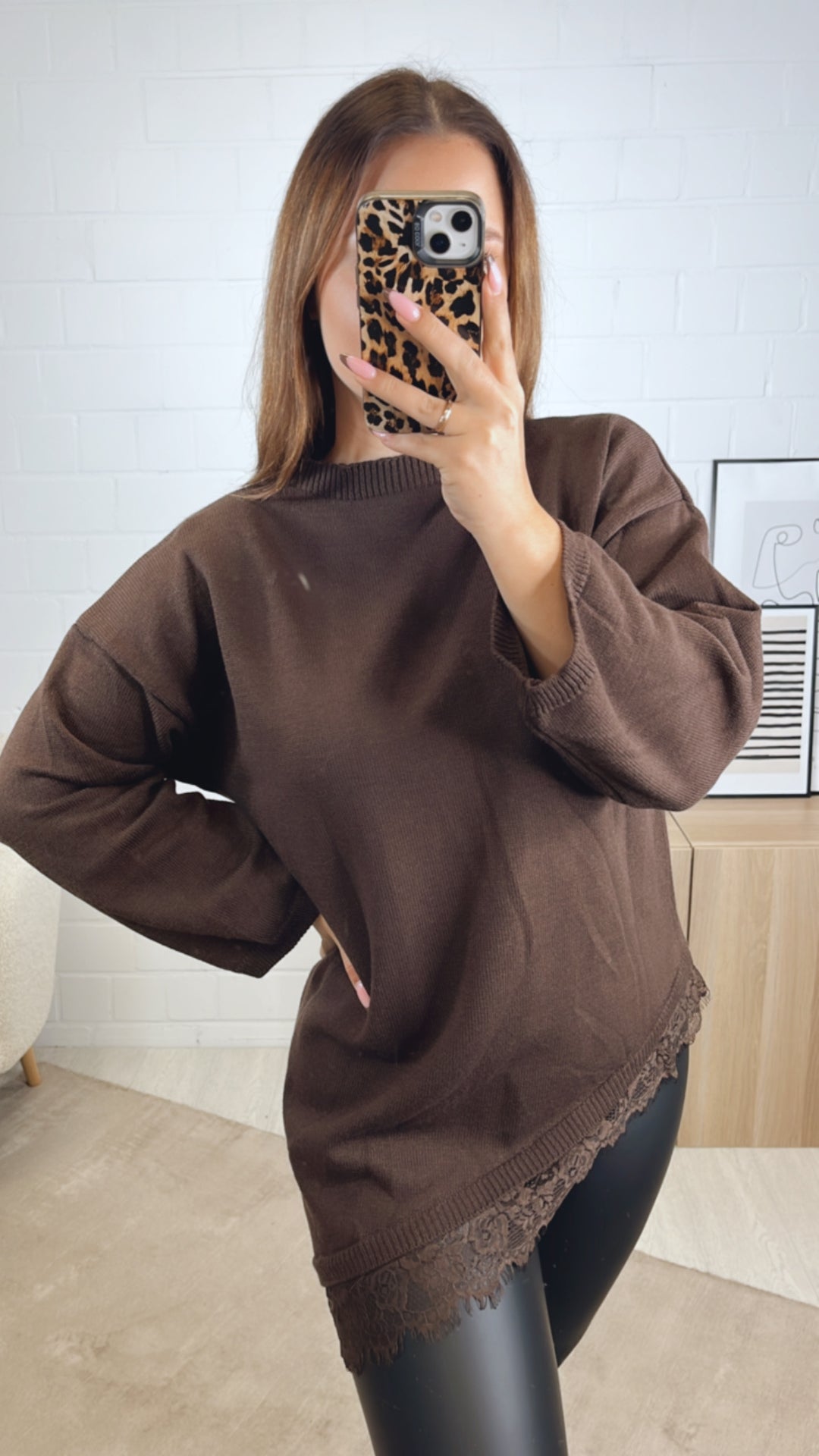 SPITZE asymmetrischer Pullover / dunkel braun Art. 12966