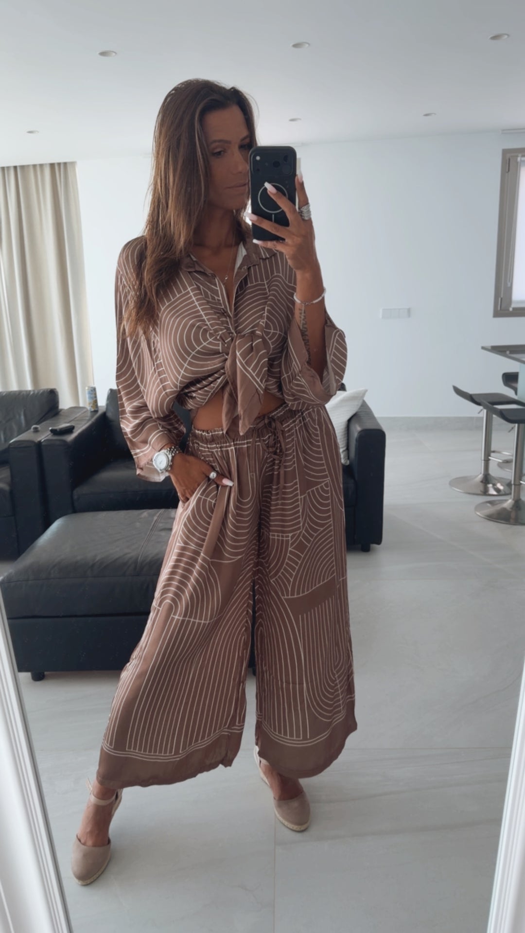 Set aus Bluse und leichter Hose " LINE DESIGN " / light taupe - weiss Art. 15949