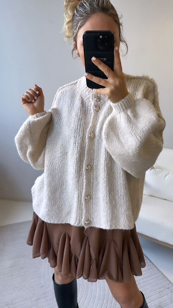 kurzer Strick Cardigan mit gold - silbernen Knöpfen / wollweiss Art. 8079