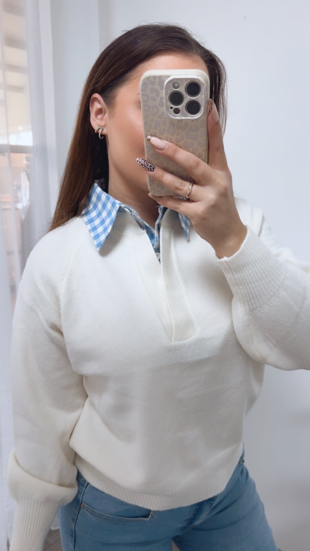 Pullover mit kariertem Blusenkragen / creme - hell blau - weiss  Art. 14180