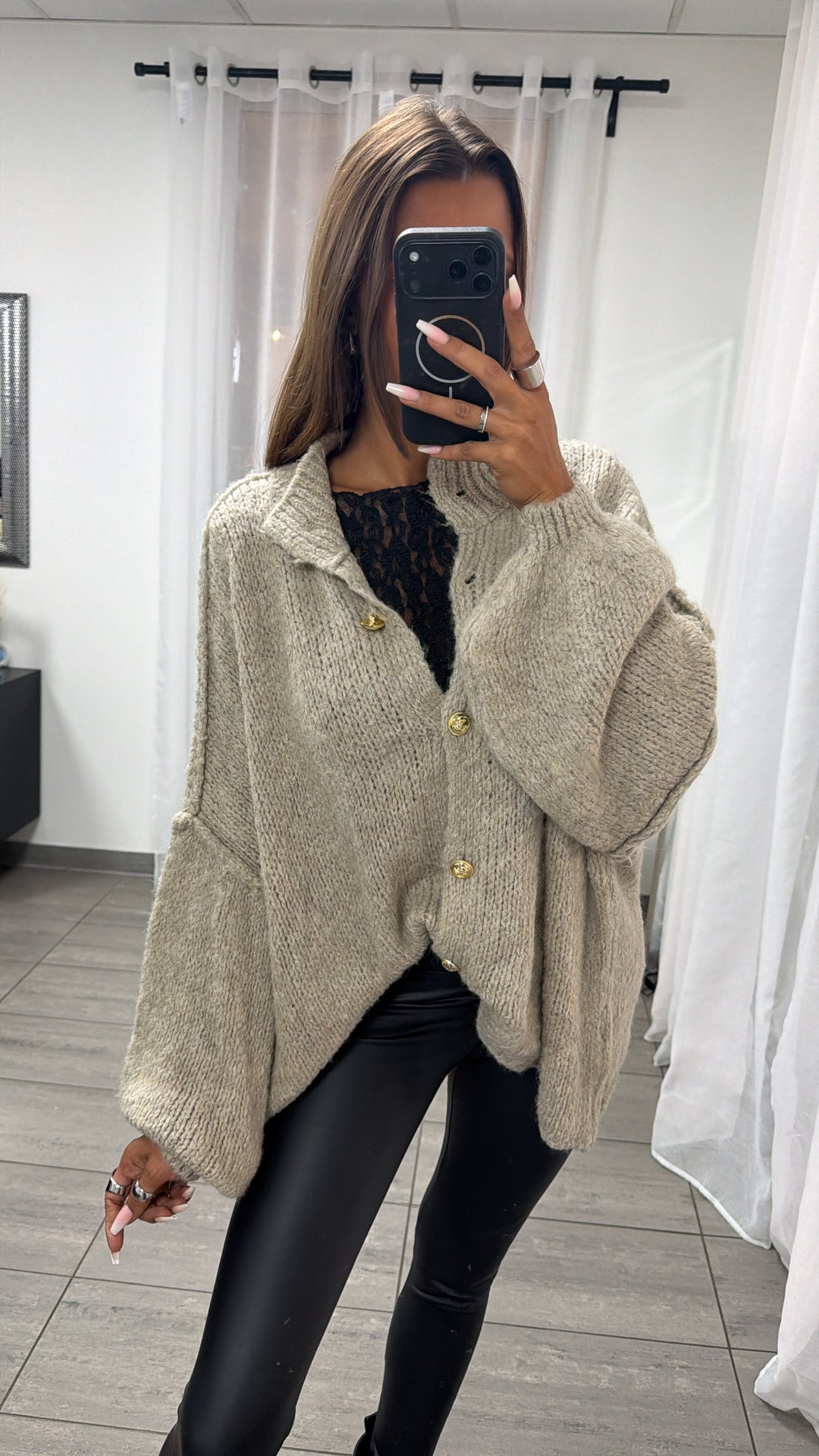 Kuschel Cardigan mit goldenen Knöpfen / beige Art. 5445