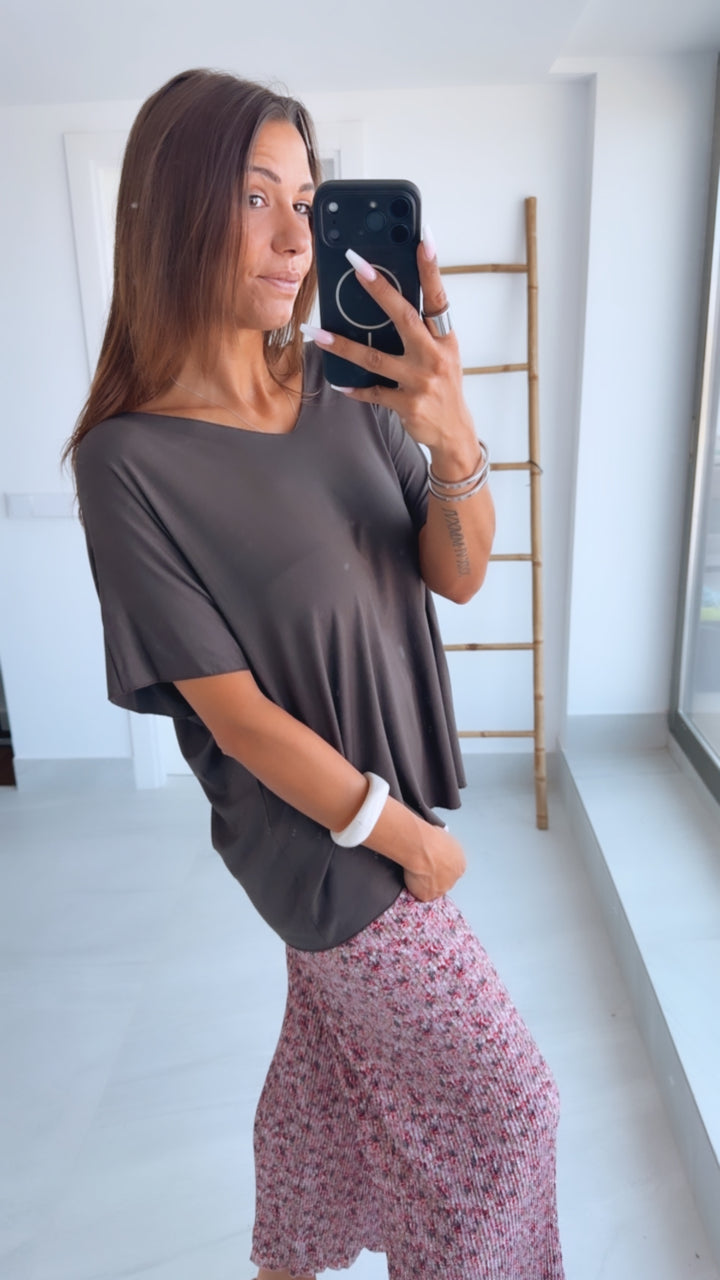 T-shirt Oberteil mit V-Ausschnitt / braun Art. 12387