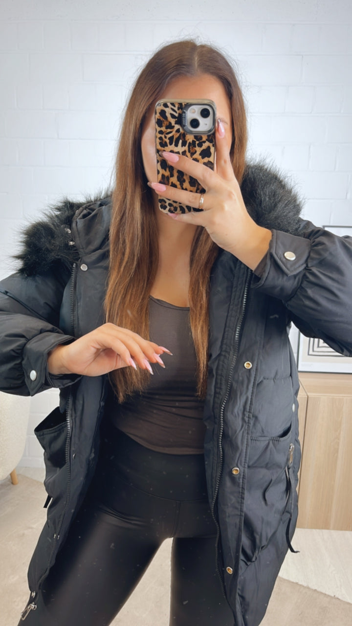 mittellange Stepp Jacke, abnehmbarer Kapuzenkragen / schwarz Art. 12868