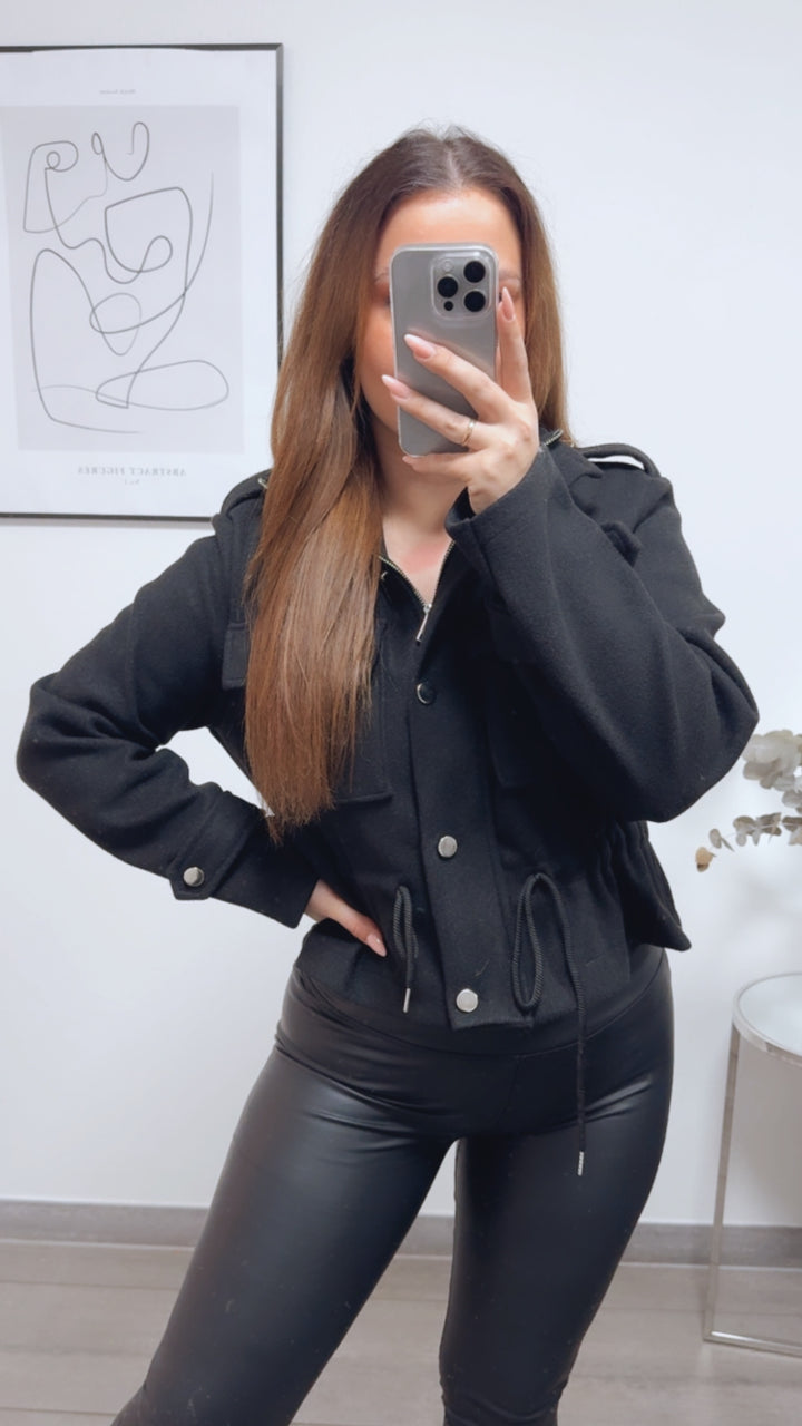 kürzere Jacke, silberne Elemente / schwarz Art. 13246