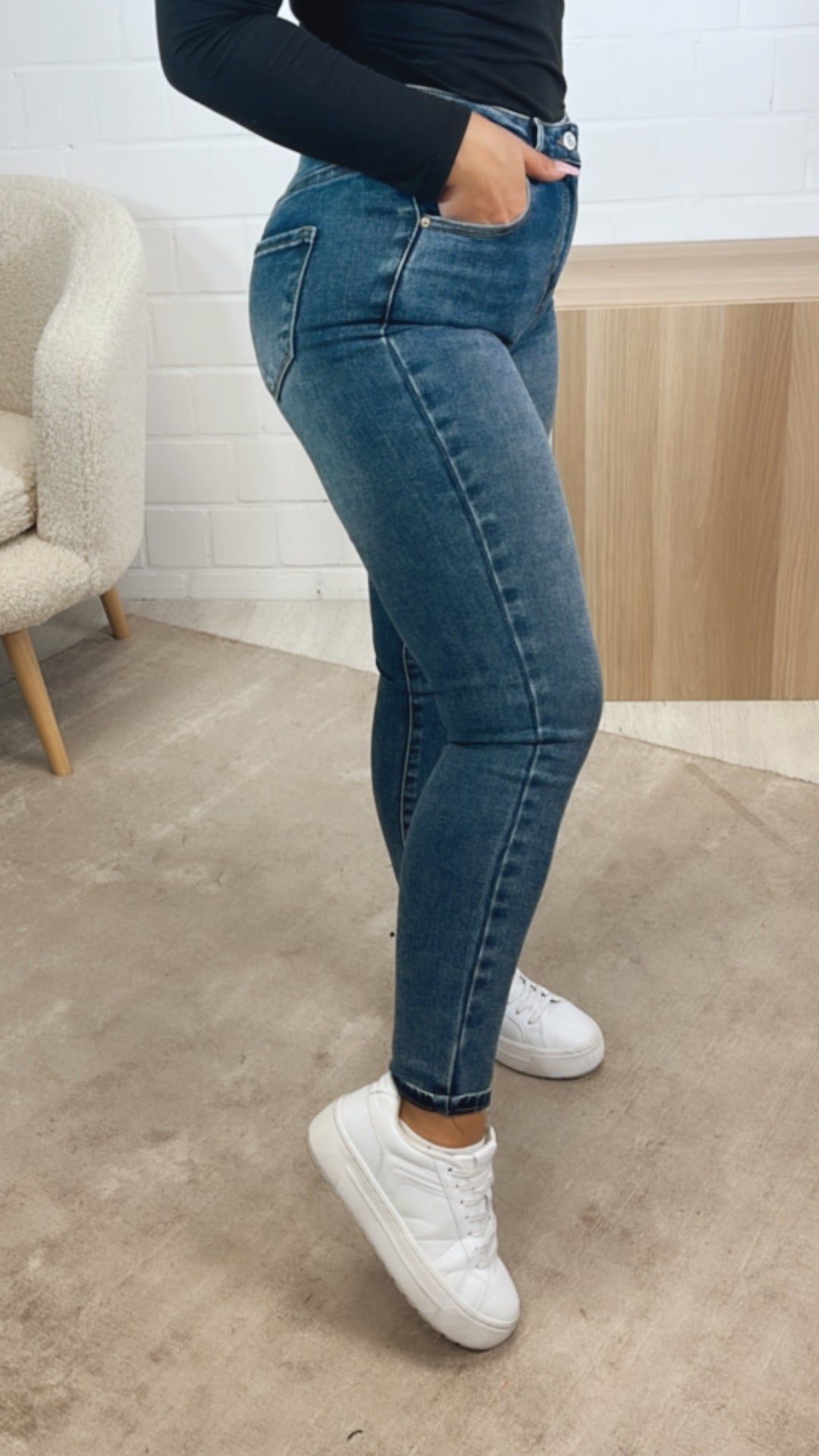 schlichte high - waist Jeans Hose " T5377-14 " / mittel blau Art. 12636