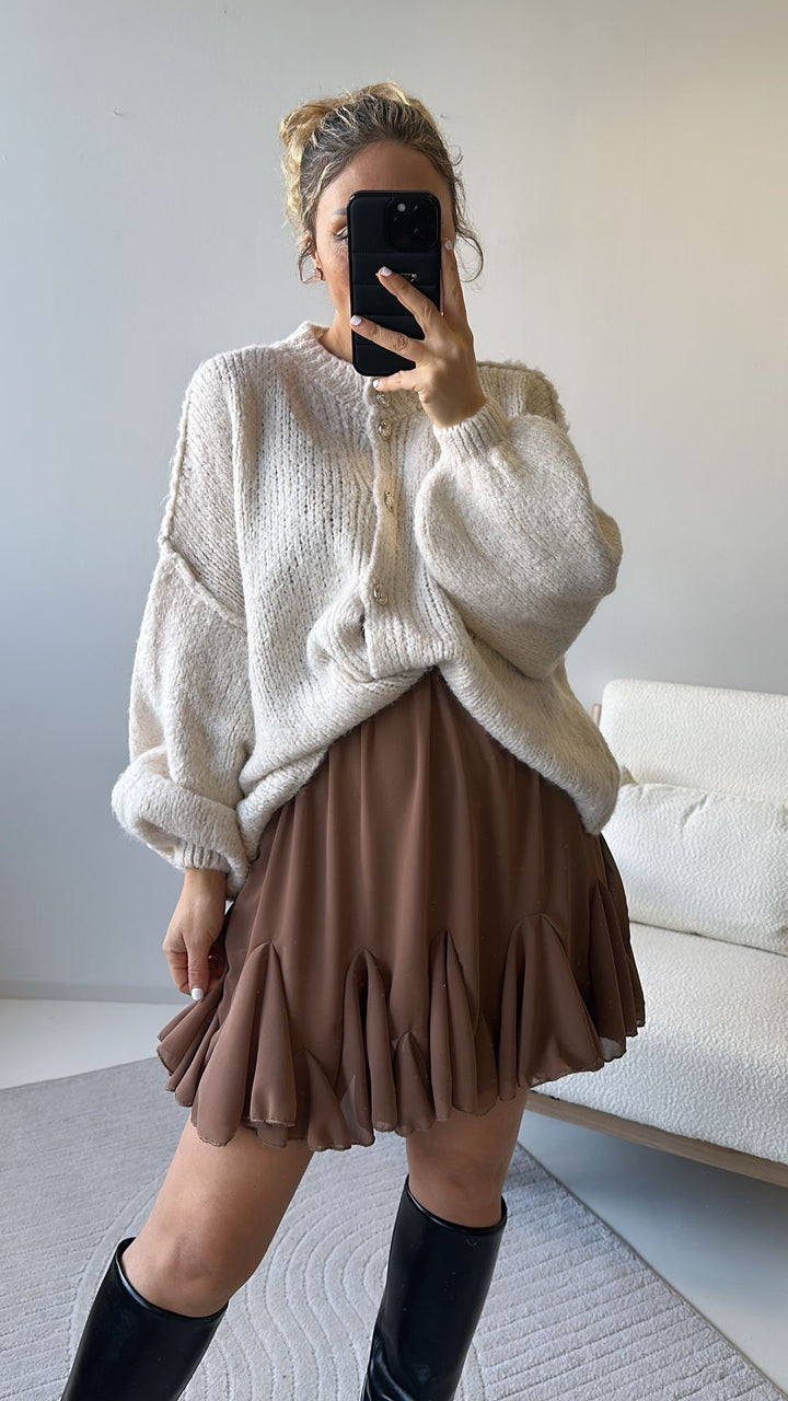 kurzer Strick Cardigan mit gold - silbernen Knöpfen / wollweiss Art. 8079