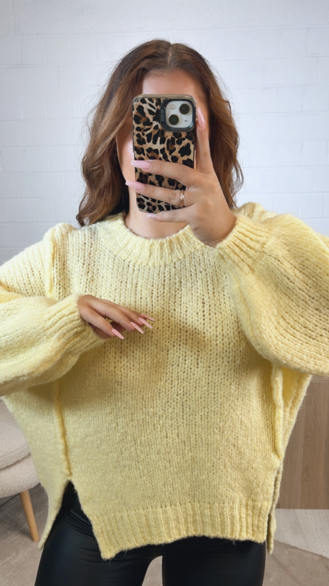 Strick Pullover, zweifacher Schlitz auf Vorderseite / soft gelb Art. 12508