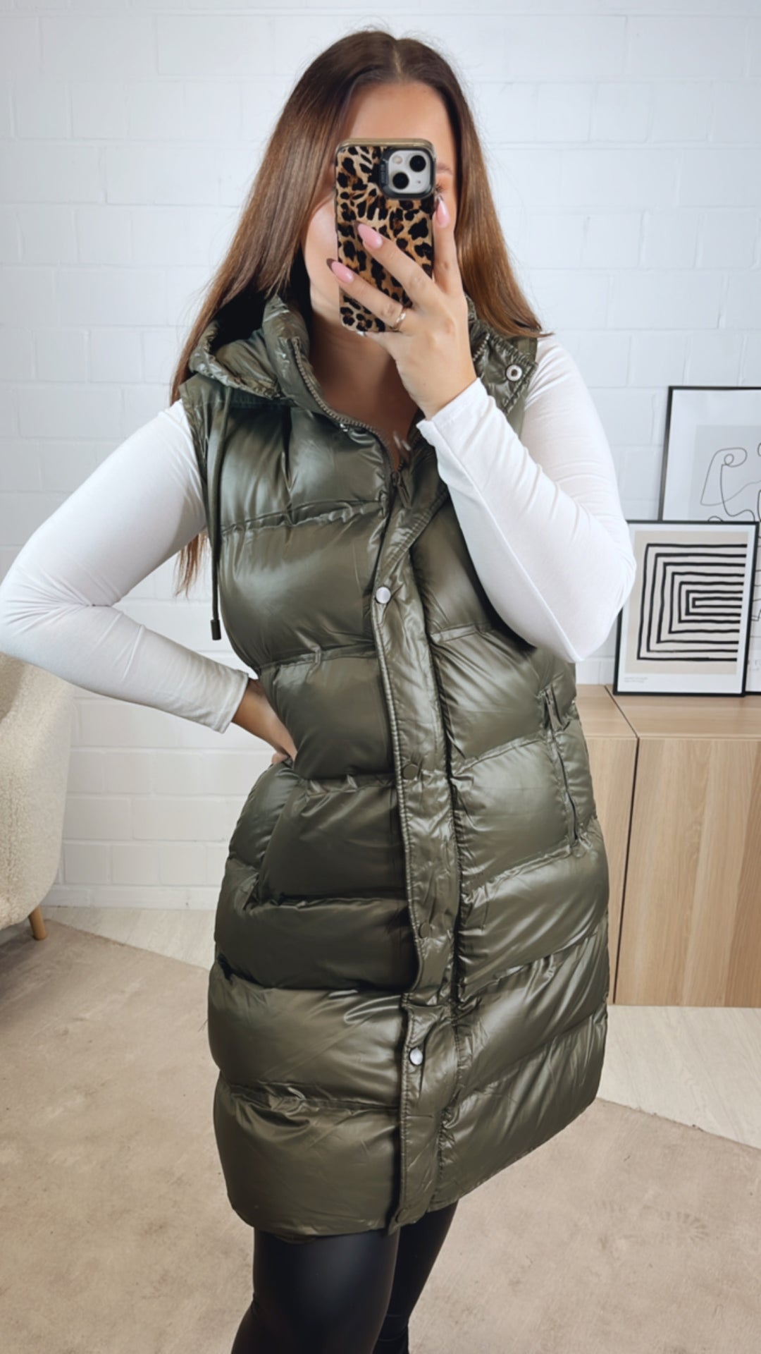 Weste in matt - glänzender Optik / khaki Art. 12939