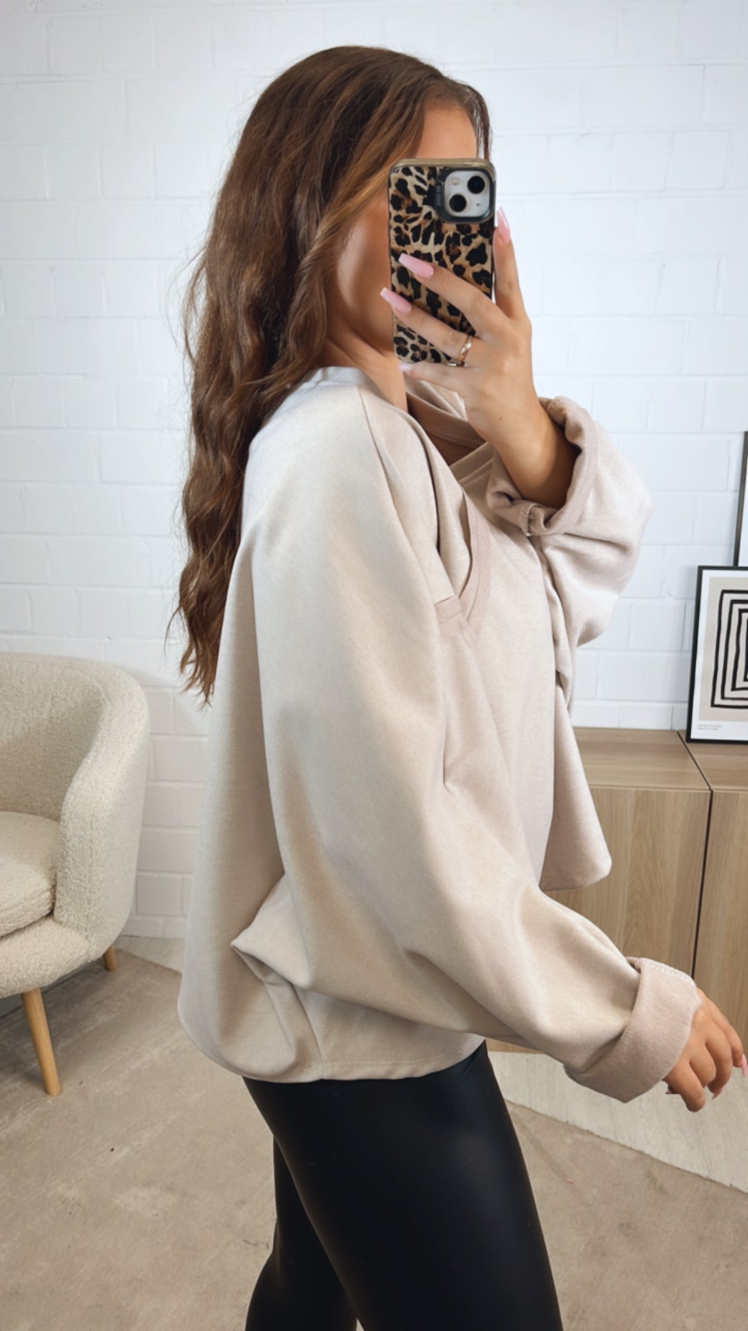 Sweater mit aufgesetzten Nähten / beige Art. 12544