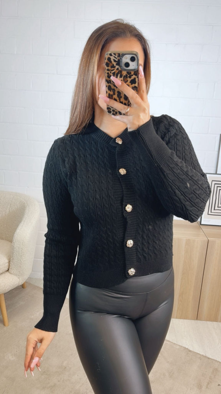 Oberteil / Jacke mit Zopfmuster und goldenen Knöpfen / schwarz Art. 12838