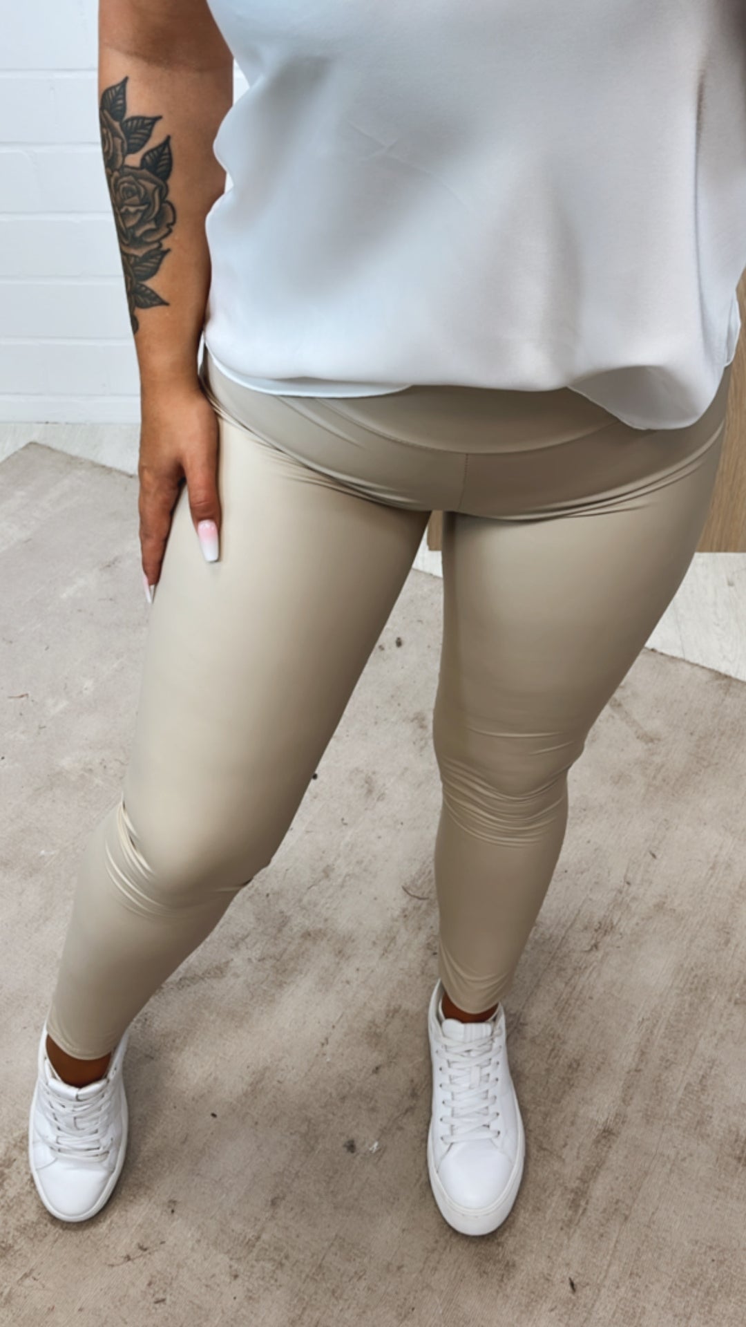 DÜNNE High Waist Lederlook Leggings / helles beige Art. 11238