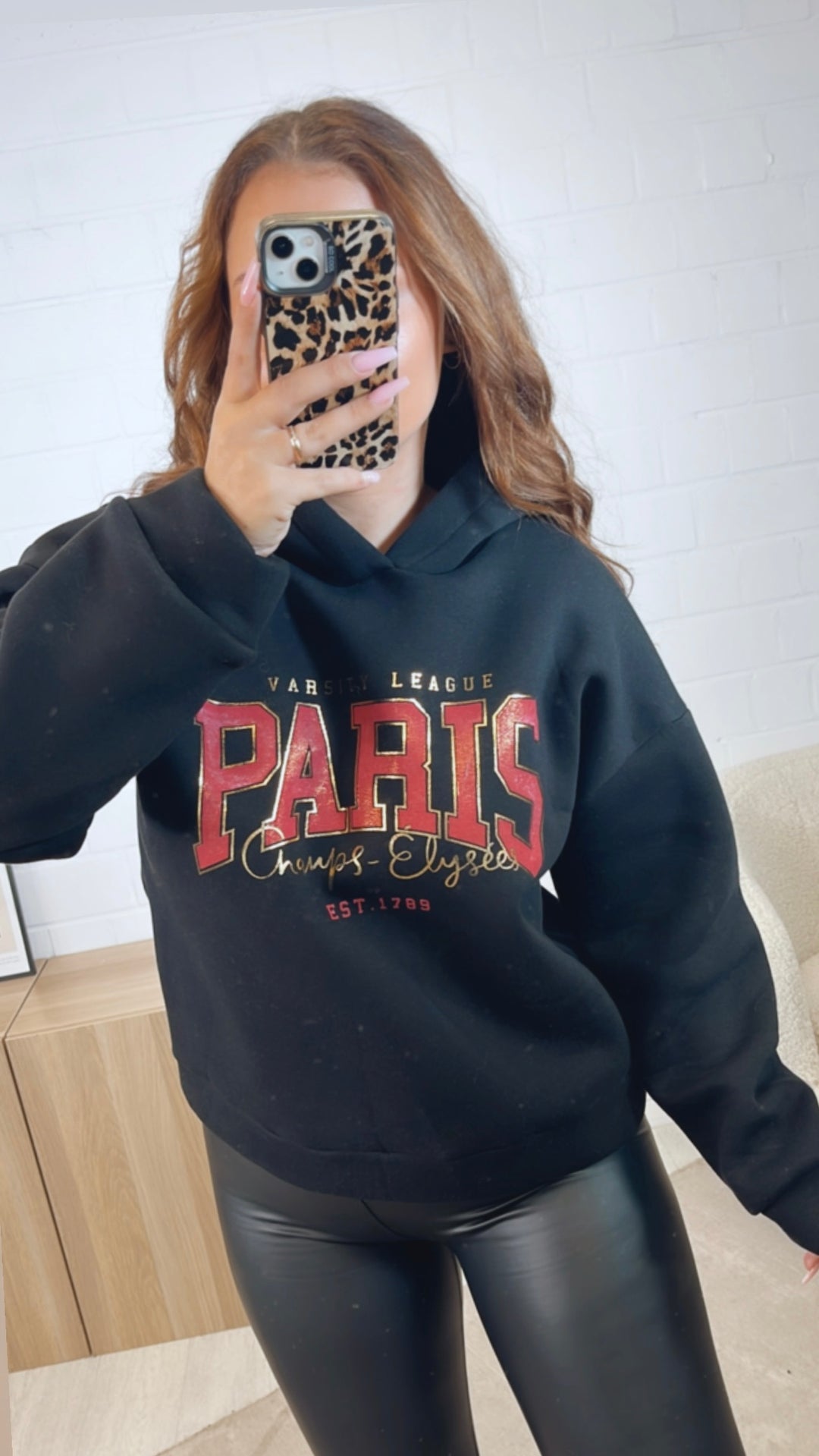 Kapuzen Hoodie " Paris " / schwarz Art. 12486