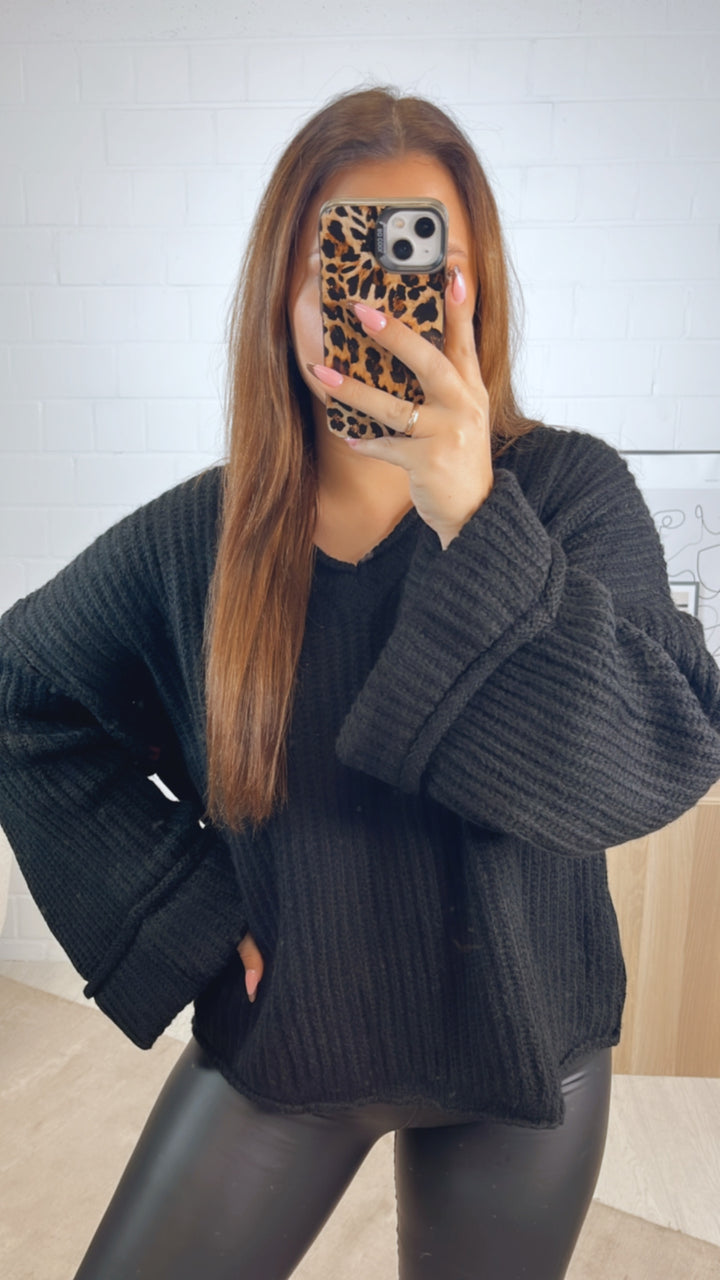 Pullover mit umgeschlagenen Ärmeln / schwarz Art. 12793