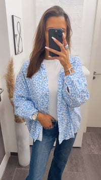 LEO KURZE Oversize Musselin Bluse / weiss - hell blau Art. 13761
