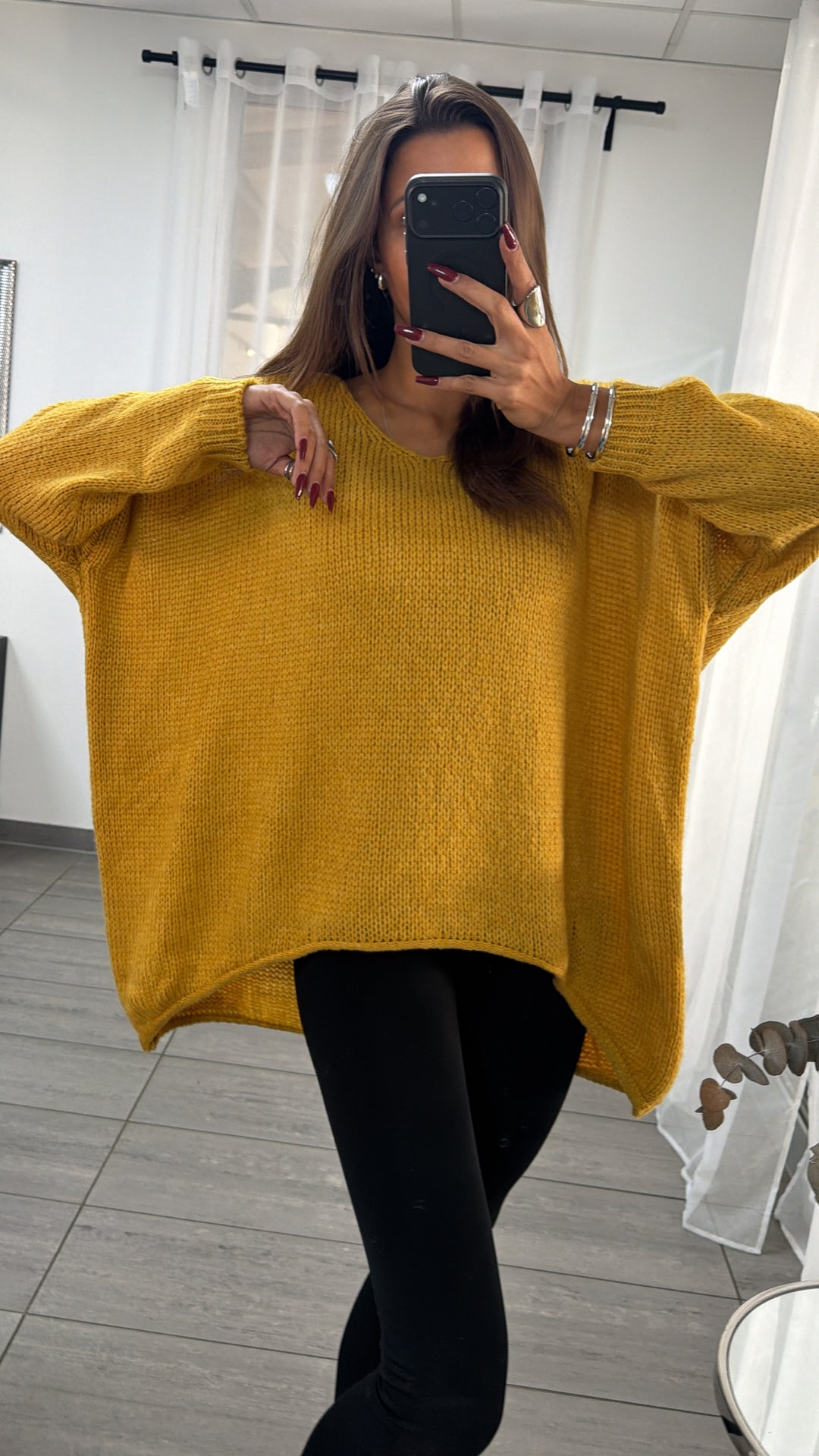 wollfreier oversize Strick Pullover mit Vokuhila Saum, V-Ausschnitt / senf gelb Art. 16649