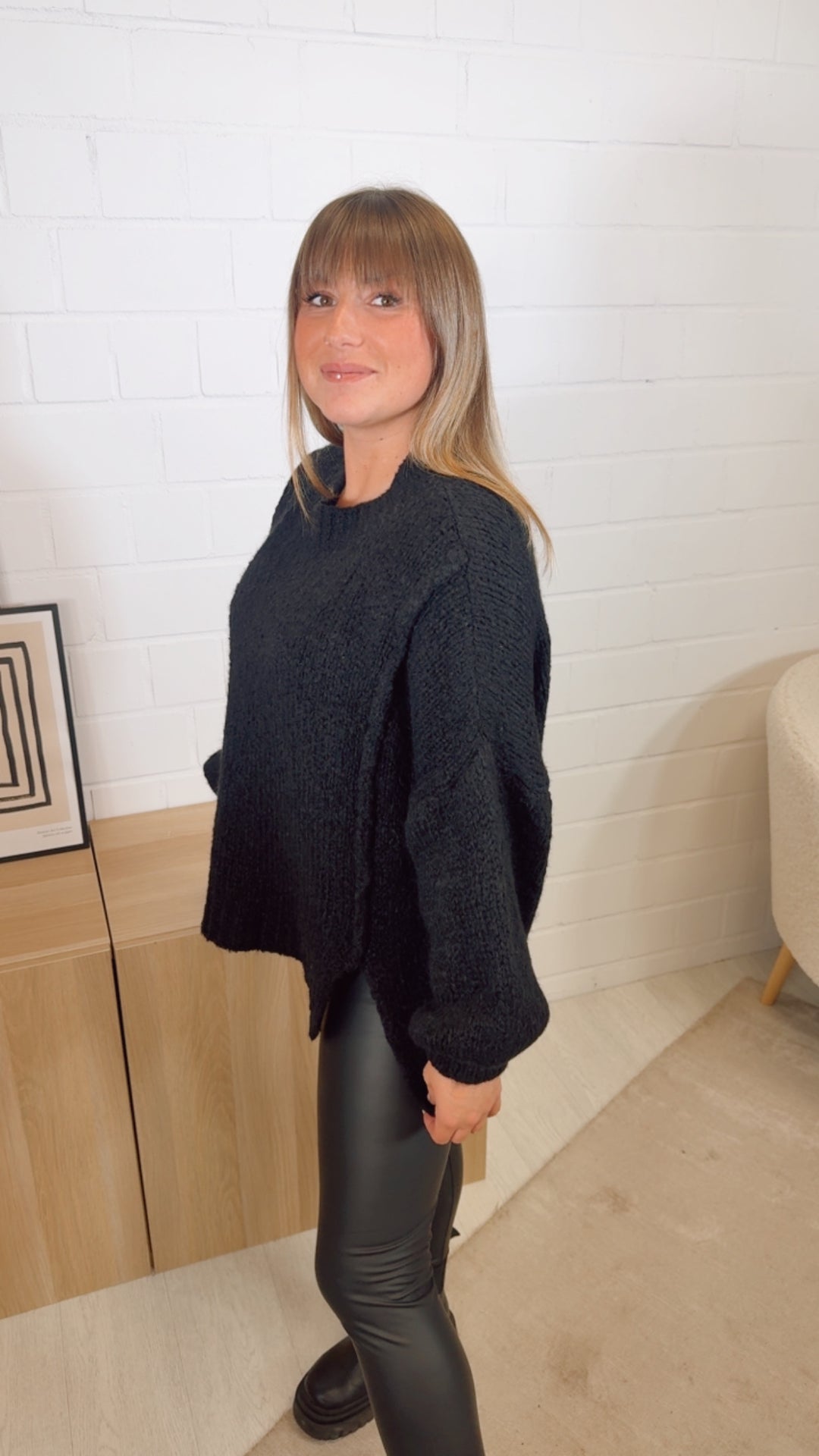 Strick Pullover, zweifacher Schlitz auf Vorderseite / schwarz Art. 12509