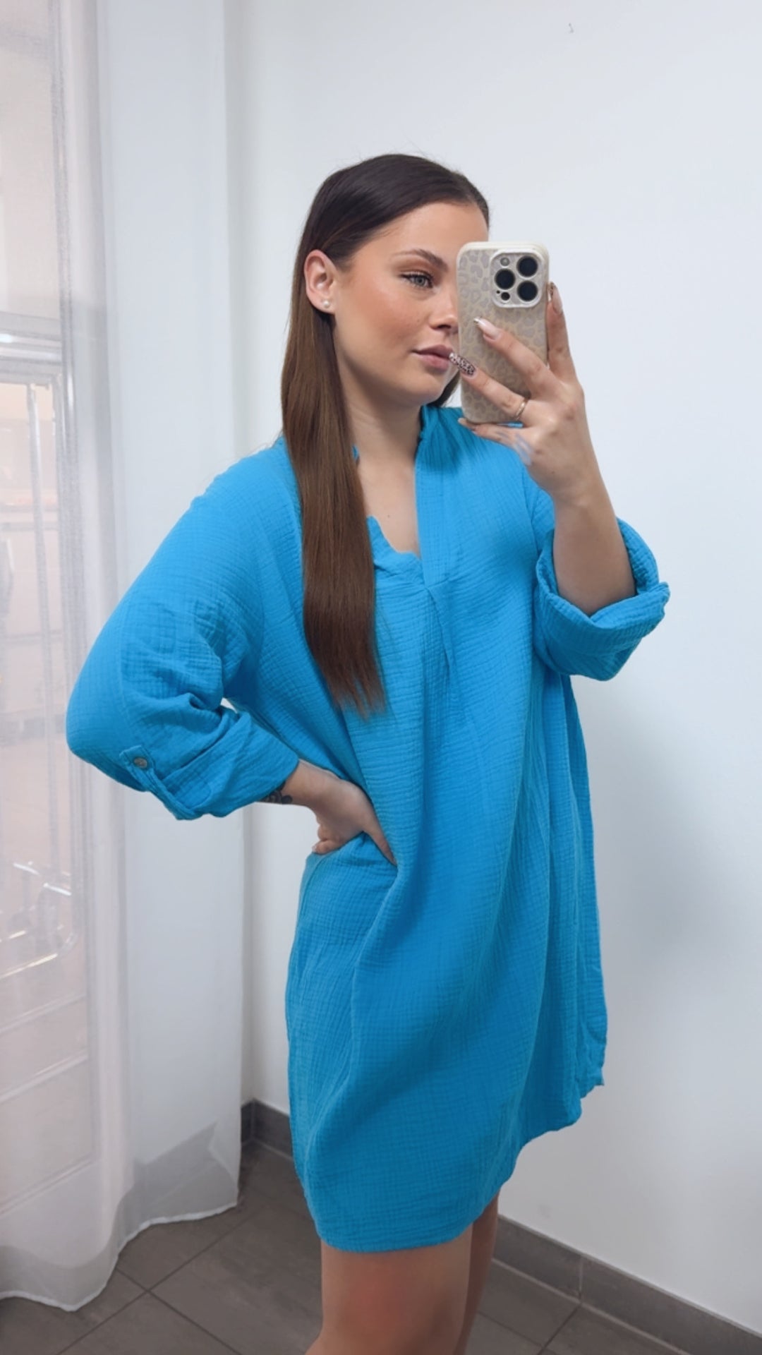 BLUSENKLEID Musselin mit V-Ausschnitt / azur blau Art. 14451