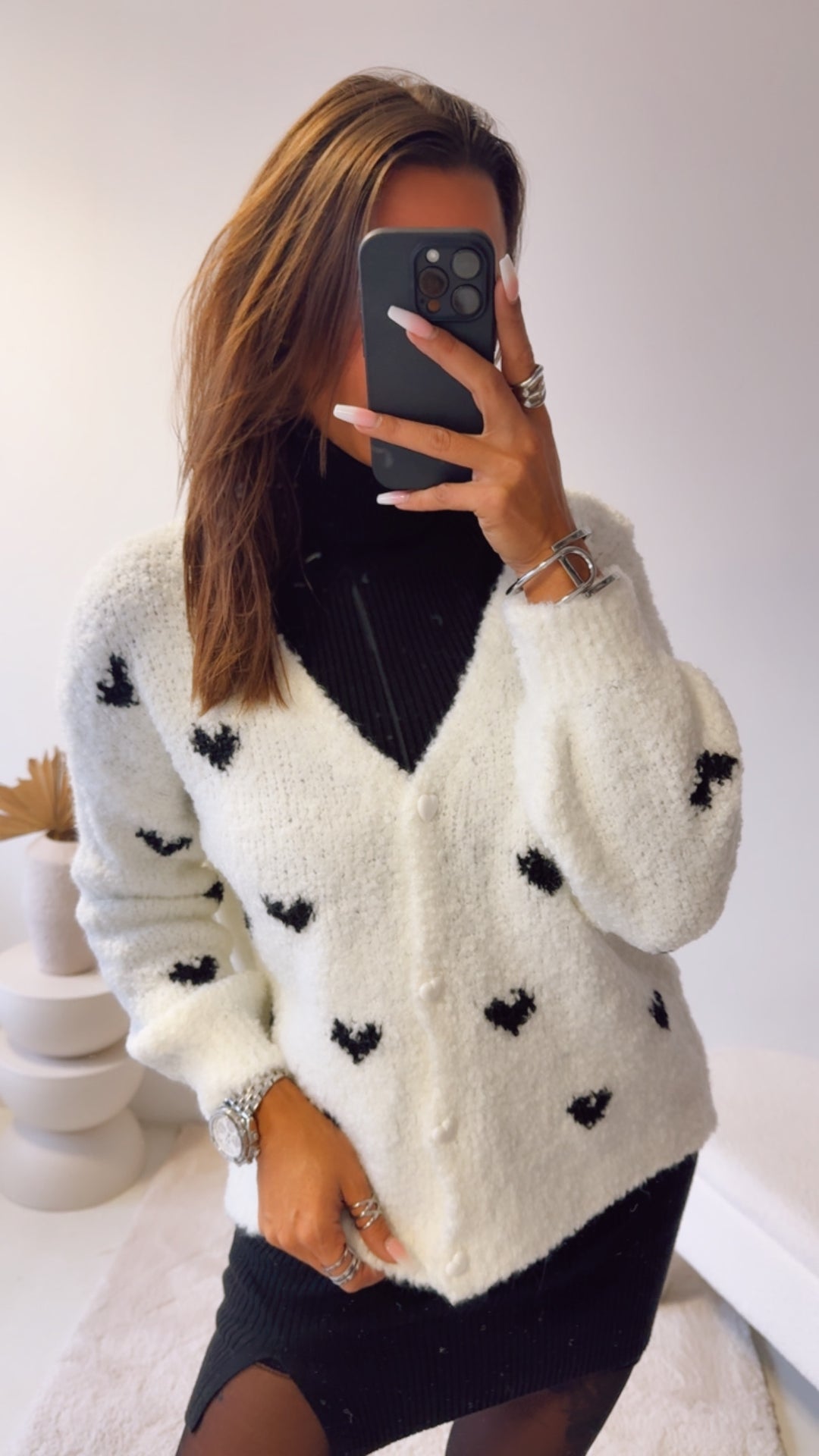 TEDDY HERZKNÖPFE Cardigan mit Herzen / weiss - schwarz Art. 13208