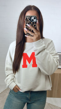 Sweater mit "aufgesetztem M" / beige-neon pink Art.12274