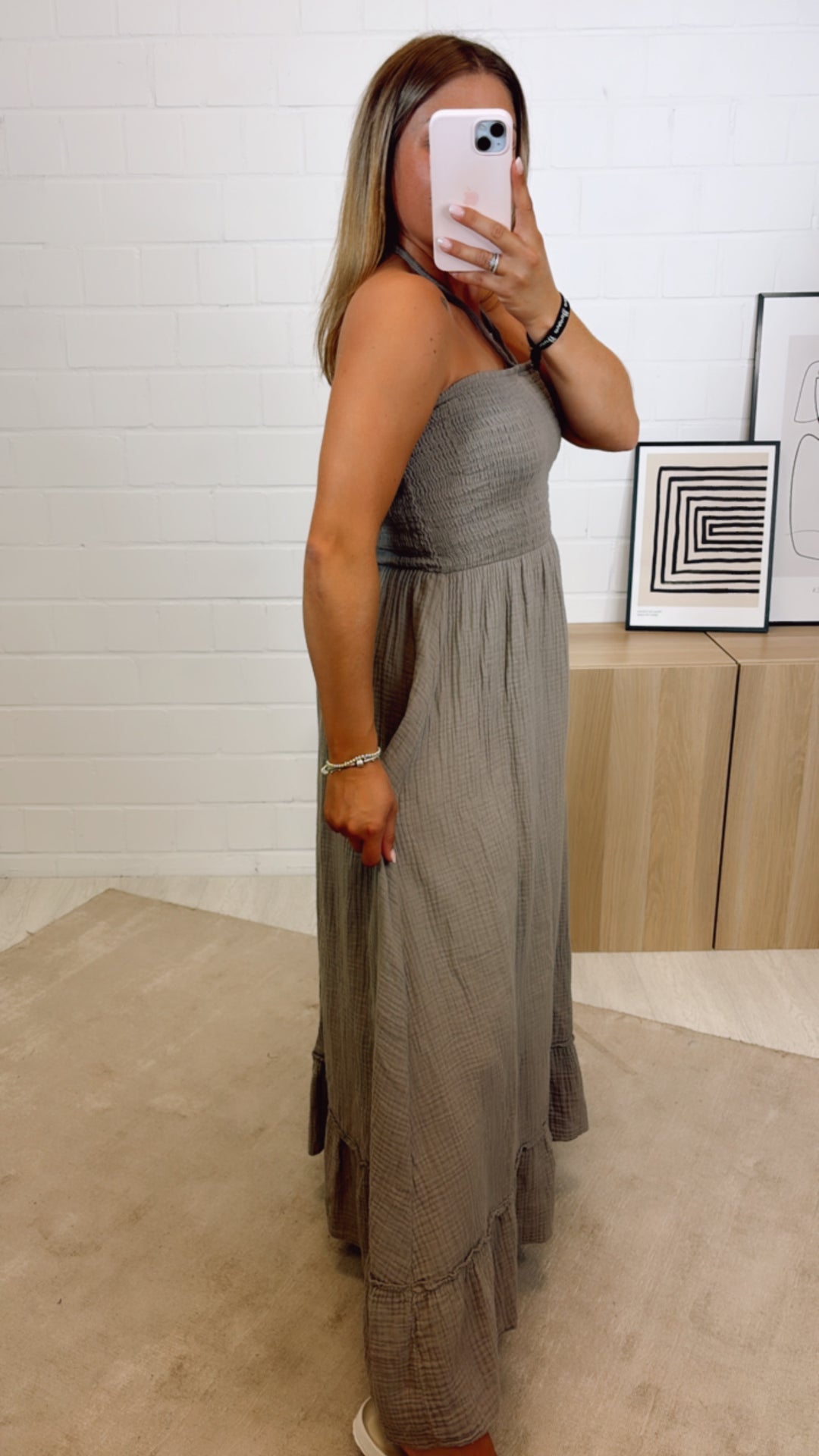 MUSSELIN (Maxi-) Kleid mit Schnüren Neckholder / taupe Art. 10868