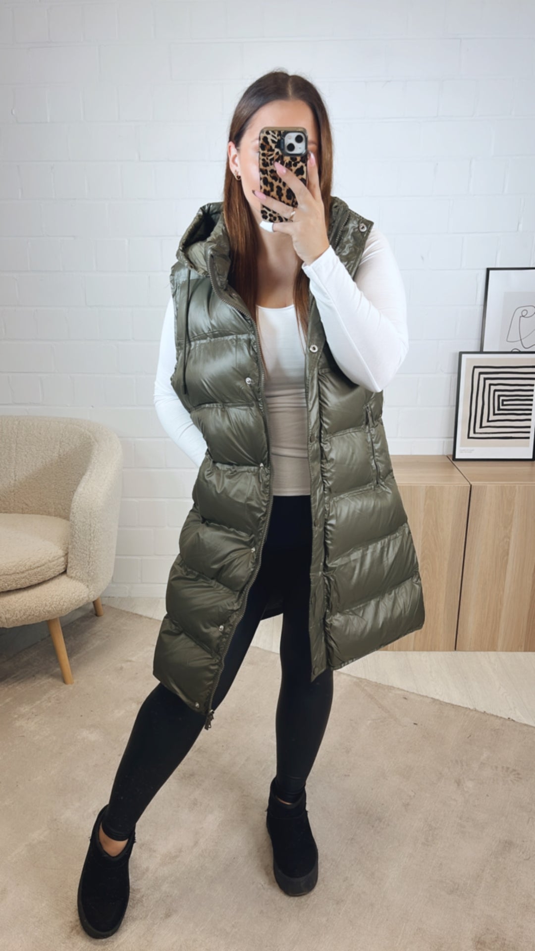 Weste in matt - glänzender Optik / khaki Art. 12939