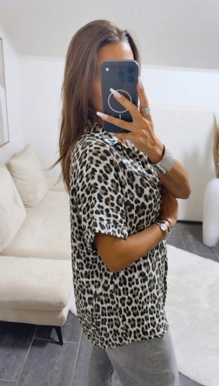 Oversize Musselin Bluse mit T-Shirt Ärmeln / Leo Creme  Art.