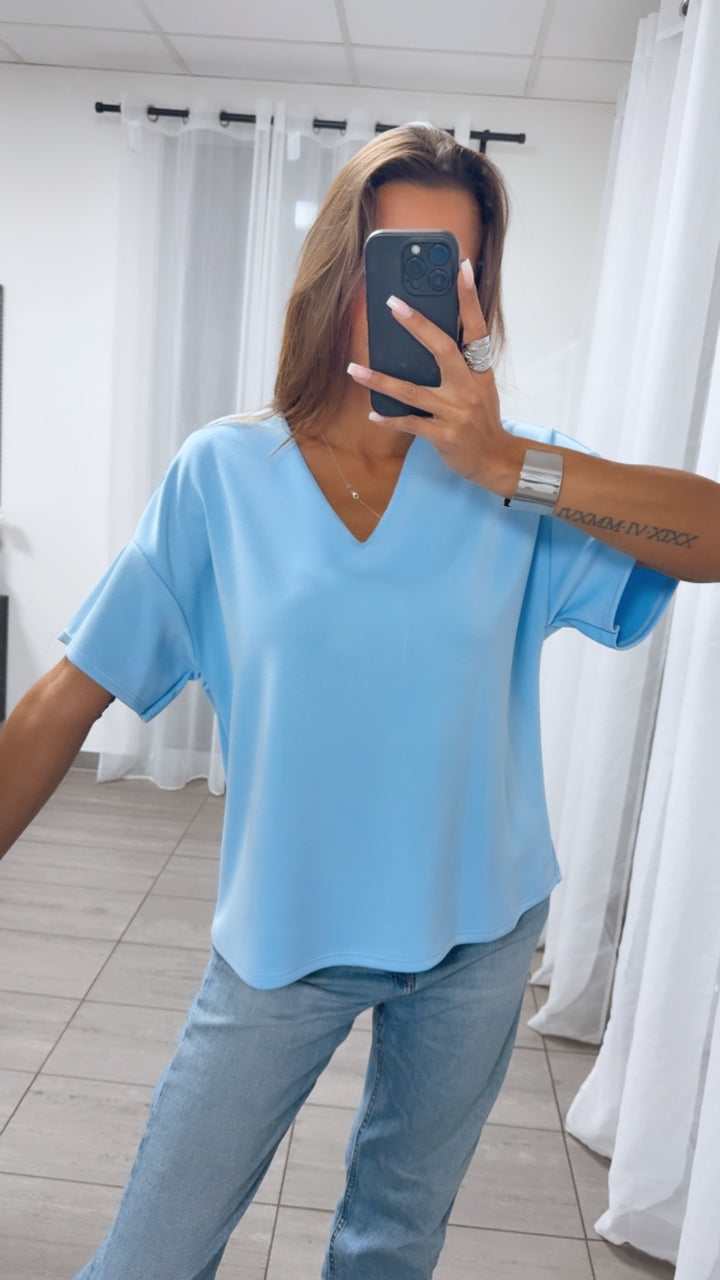 V-Ausschnitt Butterstoff T-Shirt / hell blau Art. 14882