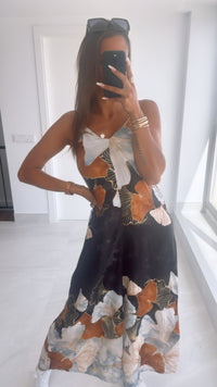 Jumpsuit mit ausgefallenen Blumen / schwarz Art. 10081