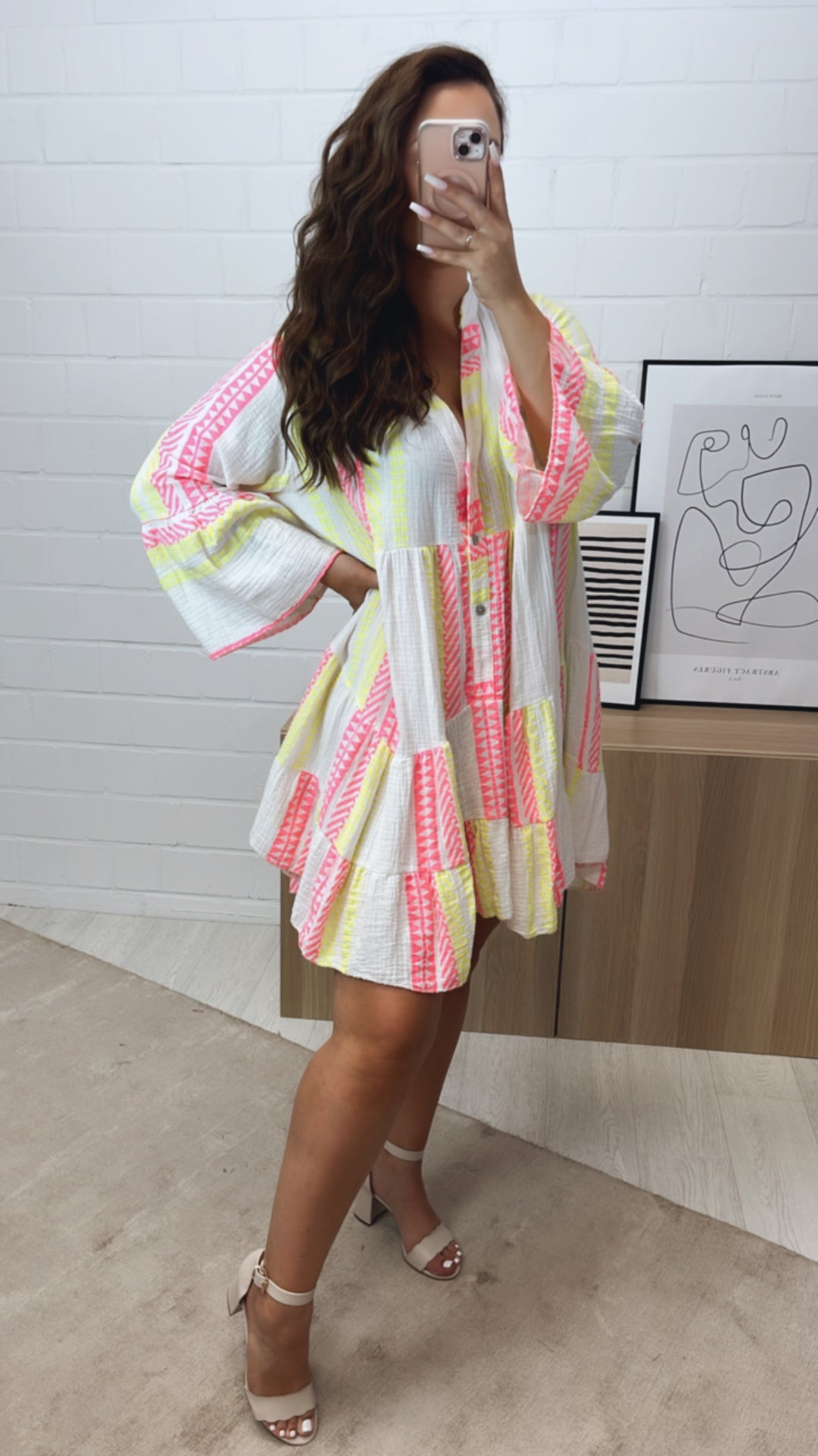 Musselin Kleid / Tunika mit Muster / weiss - neon pink - neon gelb Art. 10668