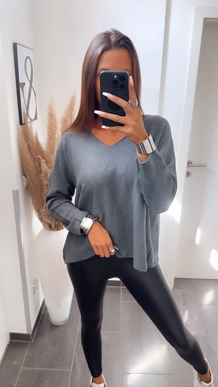Leichter, super weicher Pullover, V-Ausschnitt / dunkel grau Art. 7086