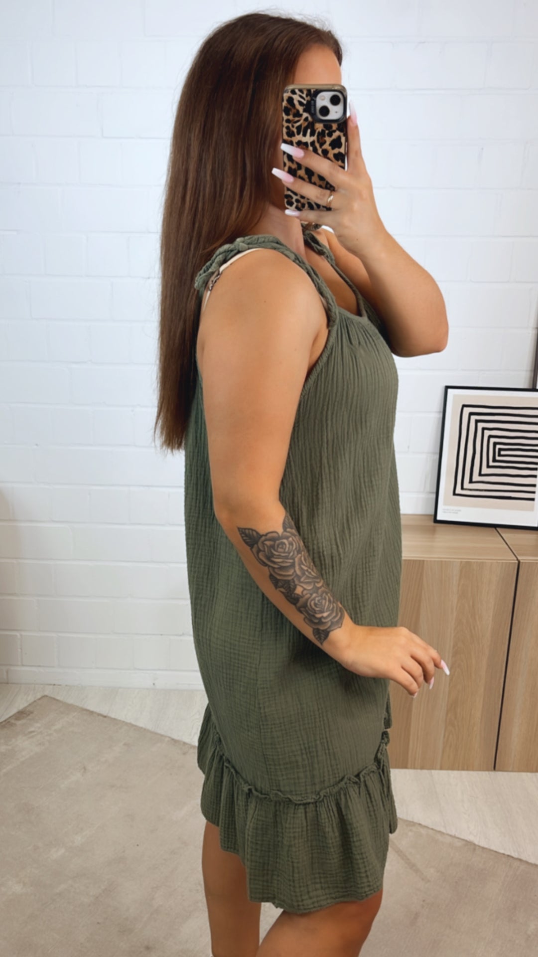 (Midi-) Musselin Kleid mit dünnen Trägern / khaki Art. 12364