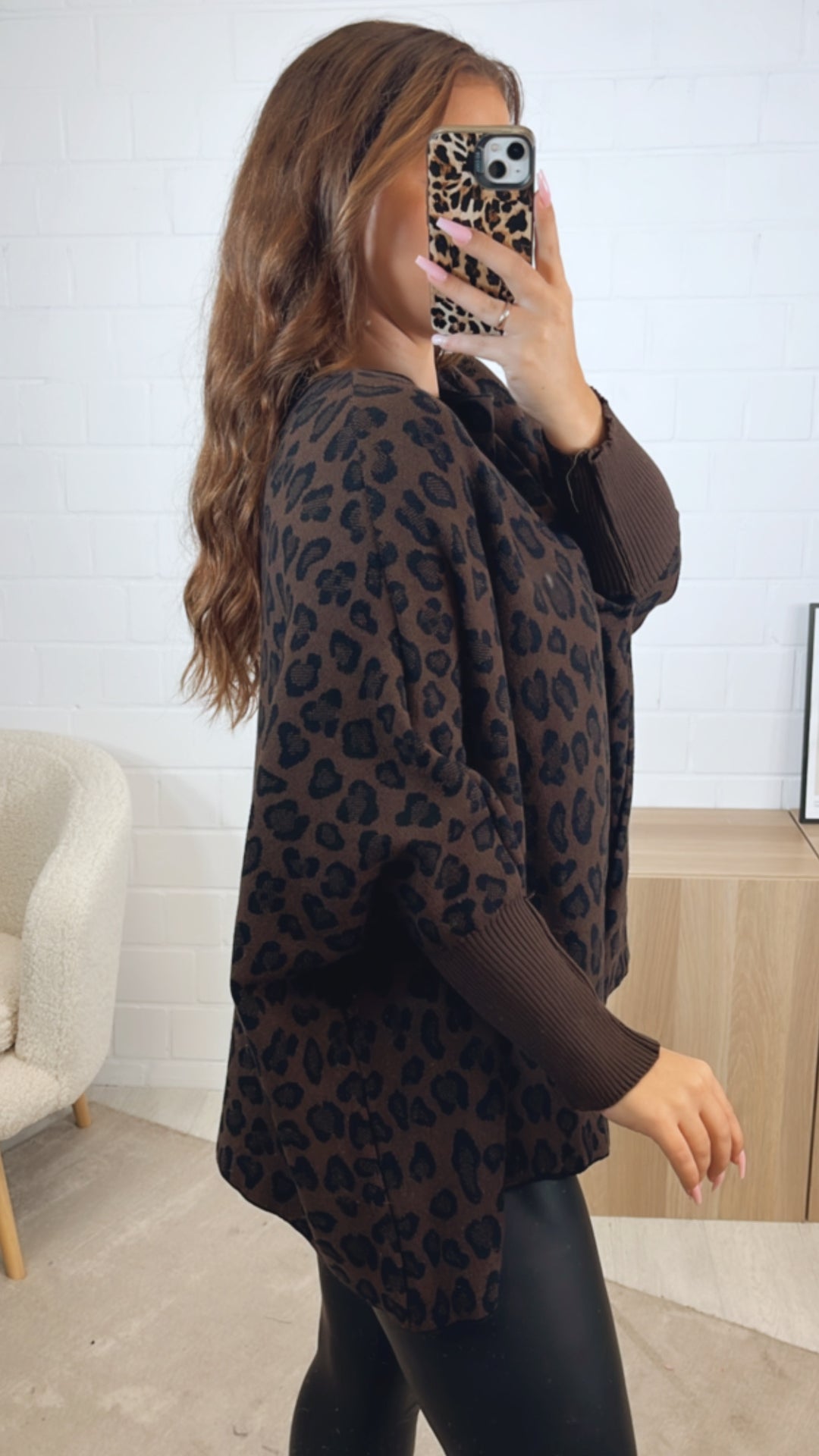 LEO ultra weicher Pullover mit Fledermausärmeln / schoko braun - schwarz Art. 12584