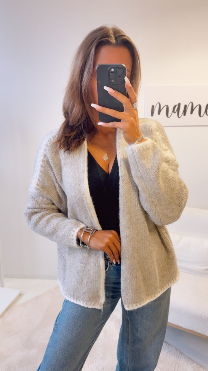 Cardigan mit abgesetzter Naht / beige - creme Art. 12578