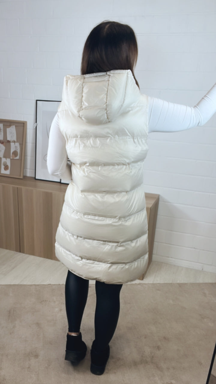 Weste in matt - glänzender Optik / creme Art. 12951