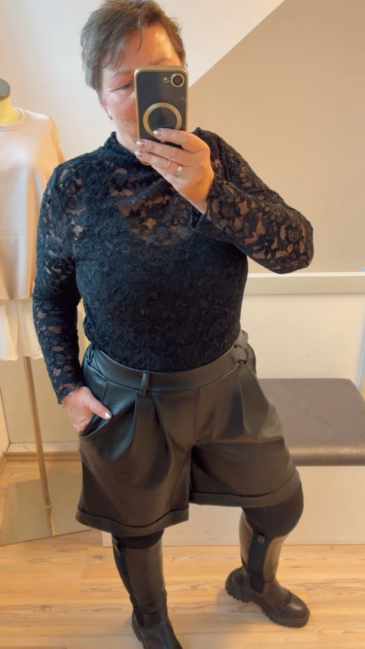 GENARBTE Lederlook Shorts / schwarz Art. 16624
