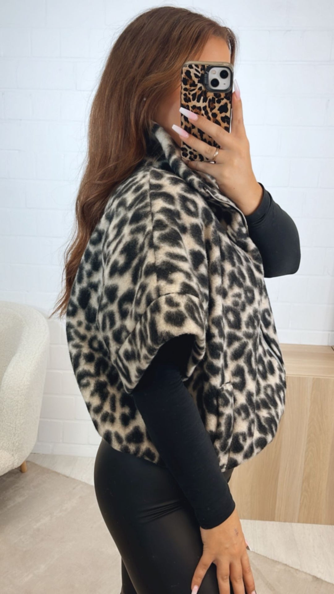 LEO kurze ultra oversize Weste / weiss - schwarz Art. 12435